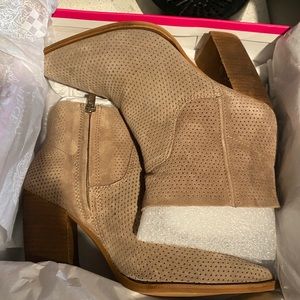 Vince camuto booties